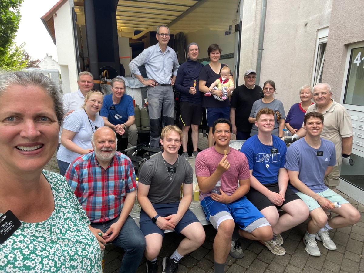 Moving Friends In and&nbsp;Out